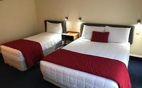 The Peaks Motor Inn